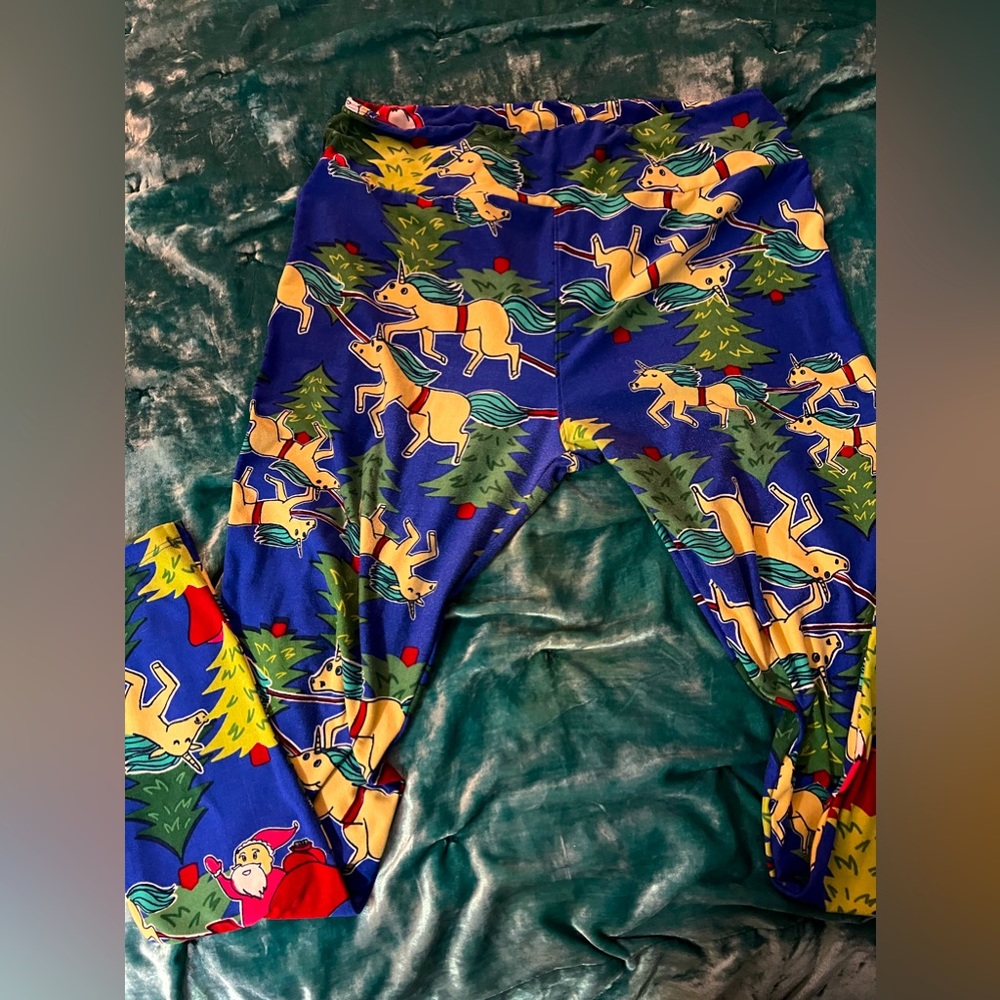 LULAROE CHRISTMAS LEGGINGS